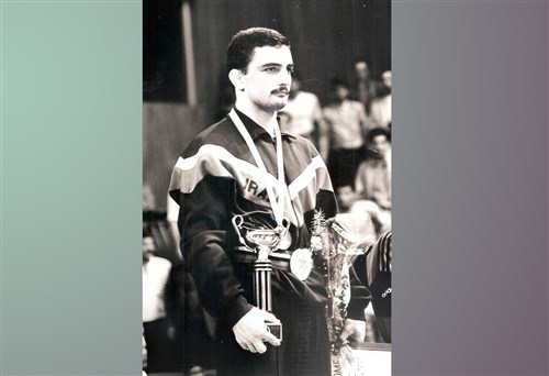 کلیپی از هنرنمایی امیررضا خادم در رقابت های جهانی کشتی سال ۱۹۹۱ وارنا بلغارستان